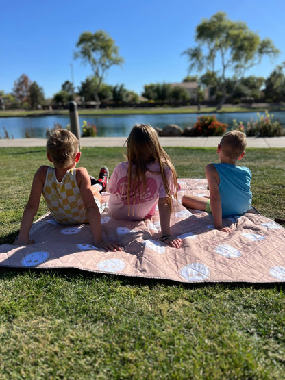 Water Resistant Picnic Blankets Checkered Smiley